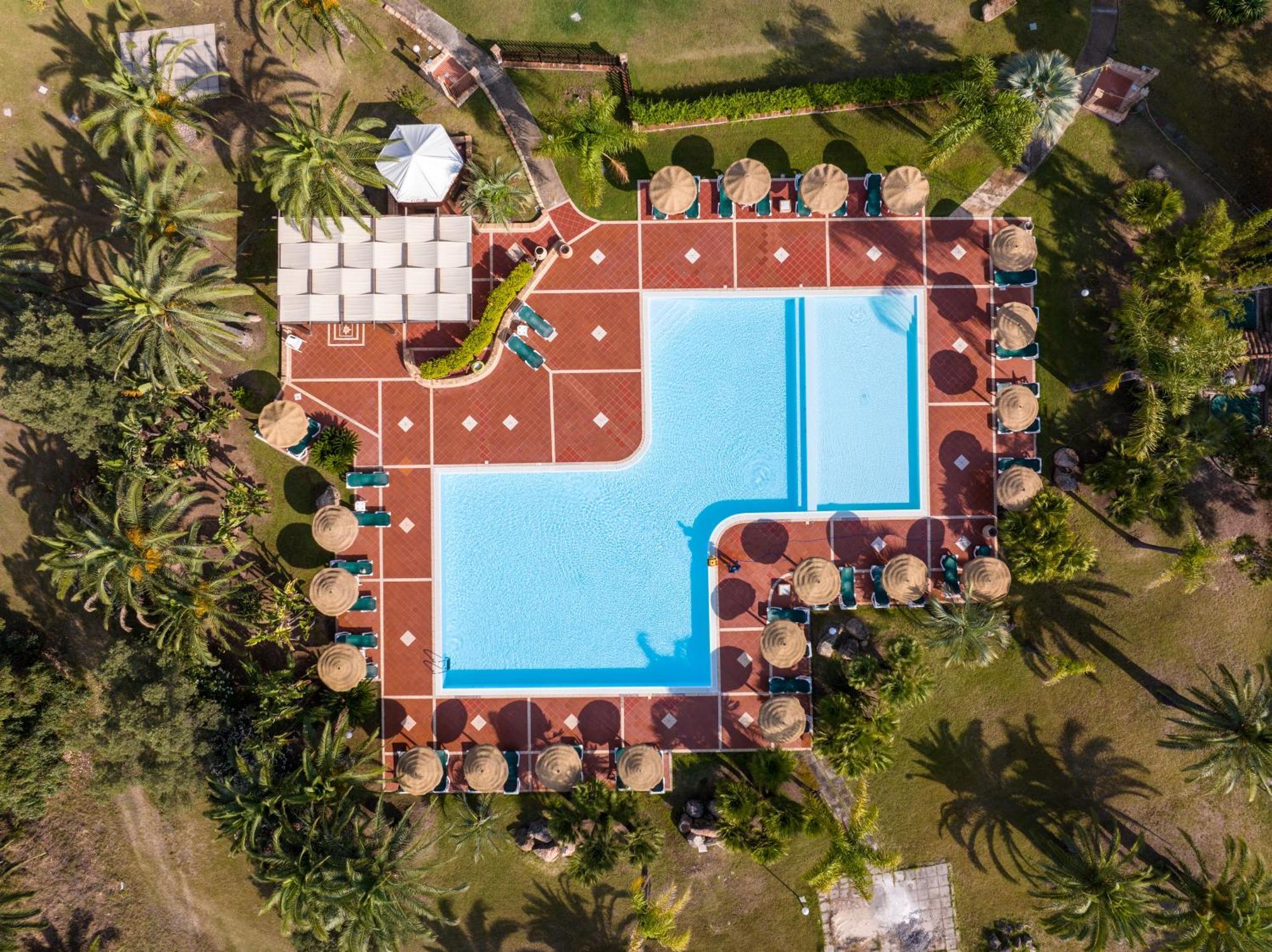 Baia Delle Palme Beach サンタ・マルゲリータ・ディ・プーラ エクステリア 写真